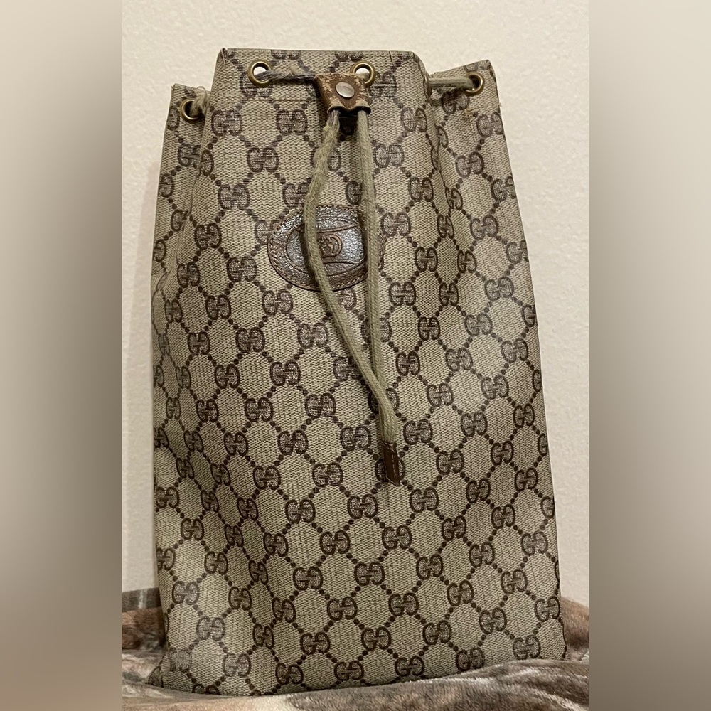 Gucci Beige/Brown GG Supreme Drawstring Bucket Bag